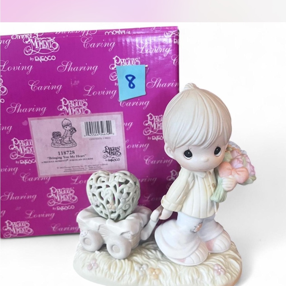 Precious Moments Figurine ‘Bringing you my Heart’ in excellent condition